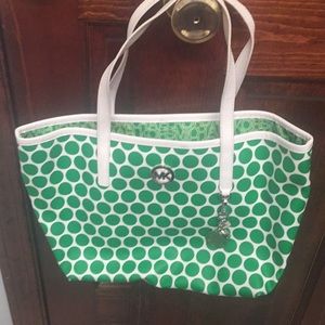 Michael kors pocket book